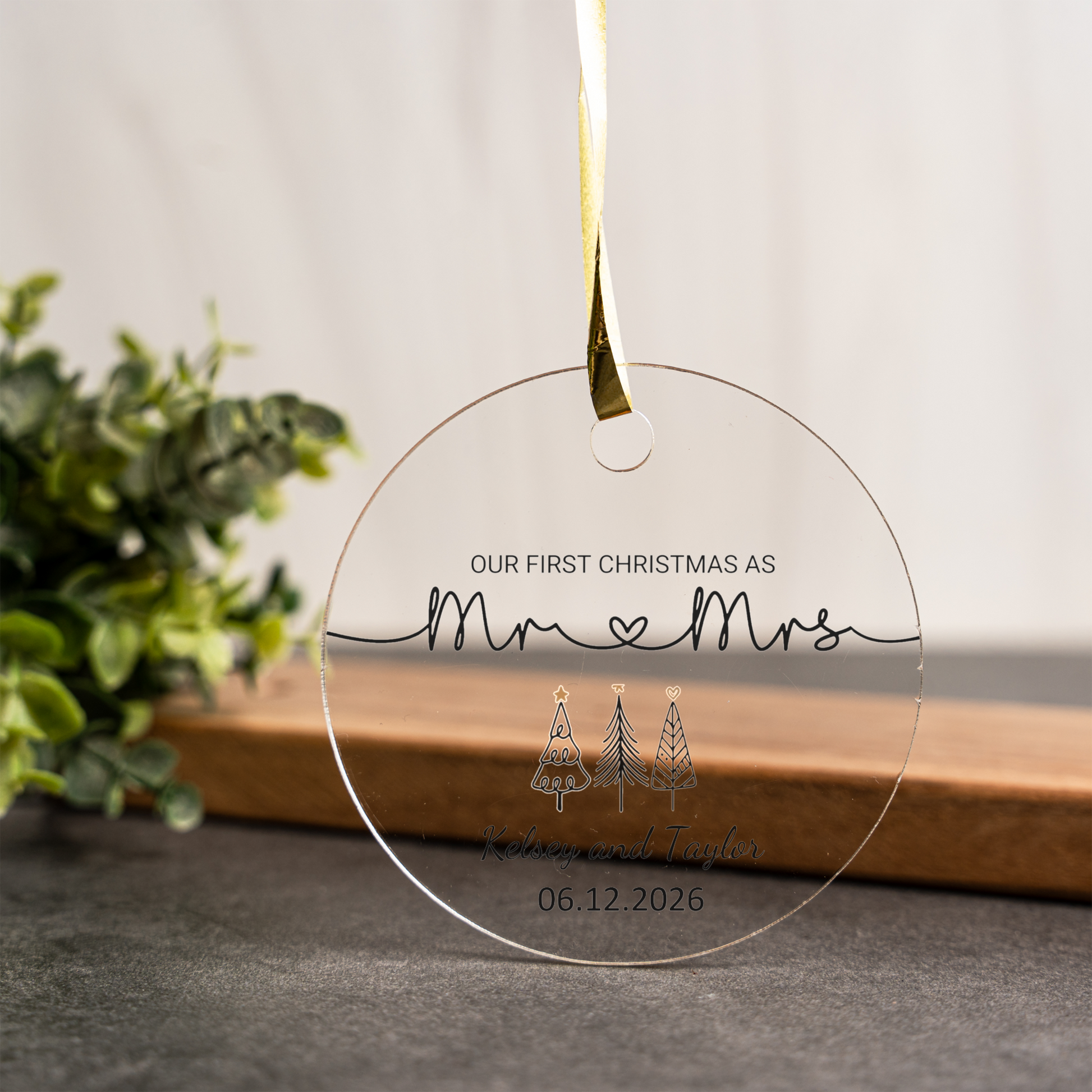 Personalized Acrylic Christmas Ornament Mr and Mrs Design, Holiday Tree Decoration, Wedding Gift